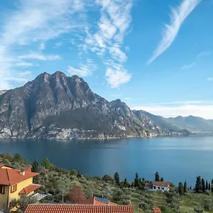 Apartment Happy Guest - Bella Vista, Riva di Solto