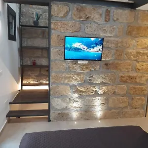 https://le-gemelle-diverse.palermohotels.org